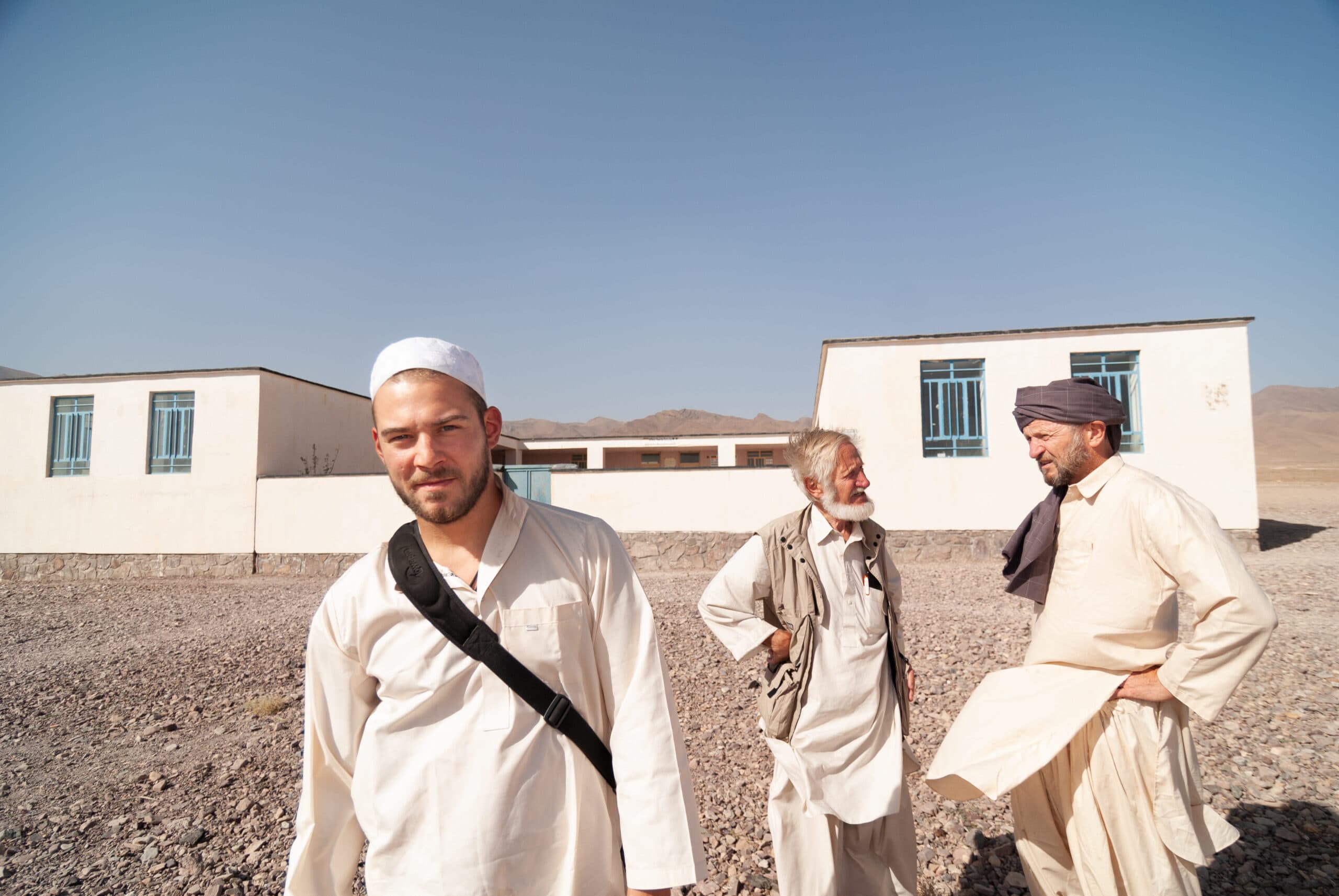 Maurice Ressel bei humanitärem Einsatz in Afghanistan mit Rupert Neudeck (Grünhelme) und Titus Dittmann (Skate Aid)