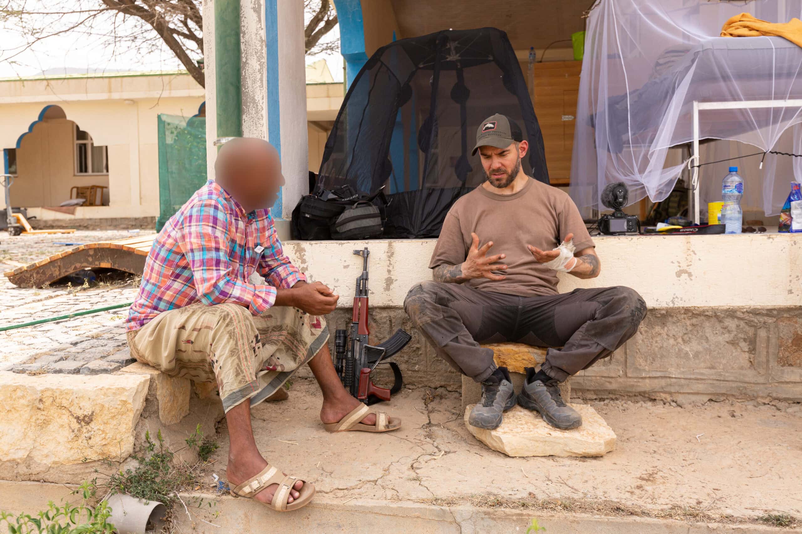 Maurice Ressel als Krisenjournalist im humanitären Einsatz — 22 Krisenländer als Fundament der Survival-Ausbildung