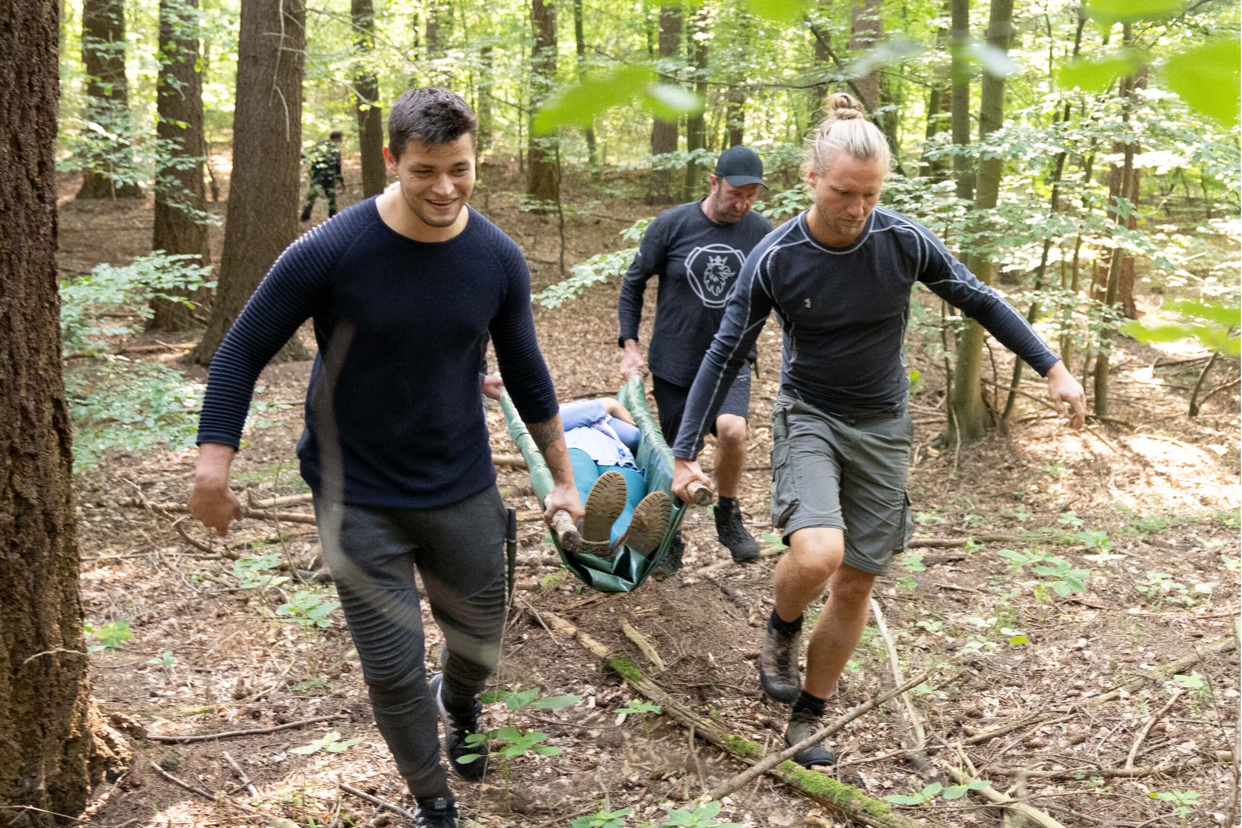 Survival-Gruppentraining der Wildnisschule Lupus – Teamarbeit als Ausdruck der fünf Dimensionen der Inneren Ausrüstung